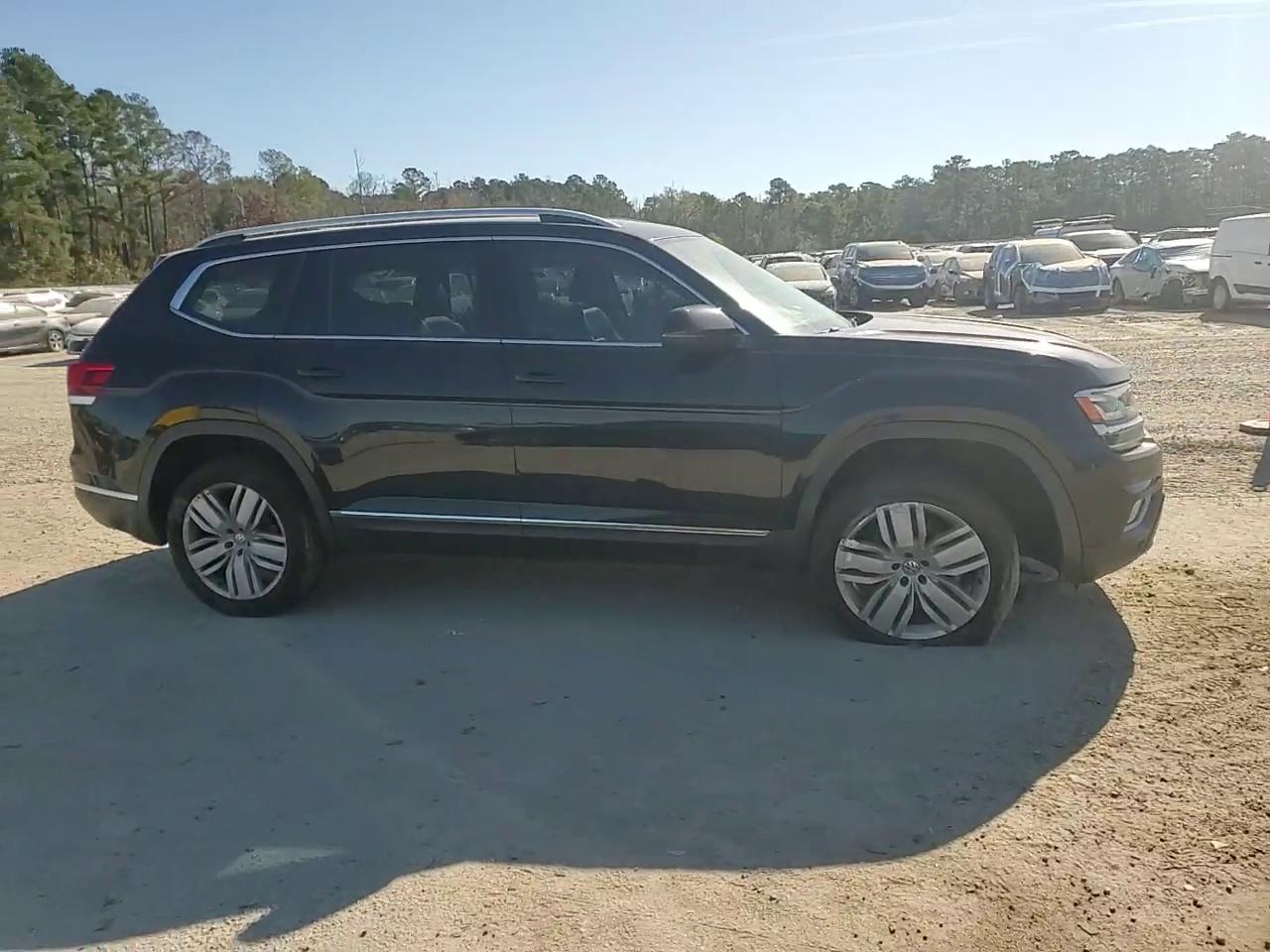 Фото: 1V2NR2CA5JC502416