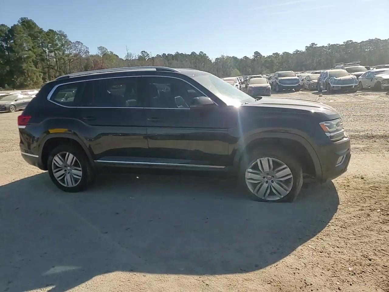 Фото: 1V2NR2CA5JC502416