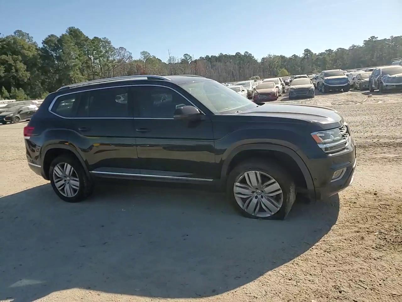 Фото: 1V2NR2CA5JC502416