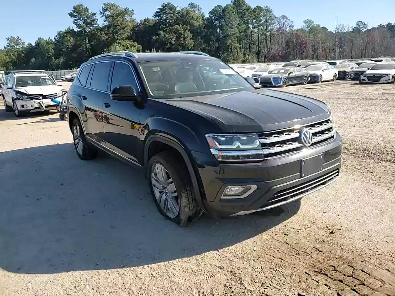 Фото: 1V2NR2CA5JC502416