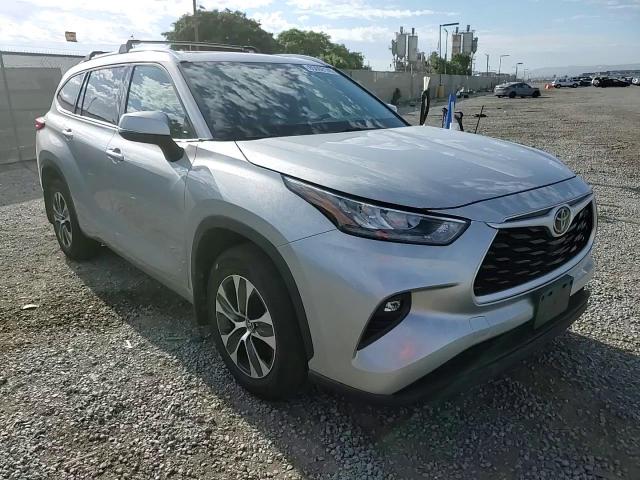 2020 Toyota Highlander Xle VIN: 5TDGZRBH3LS018201 Lot: 85008145