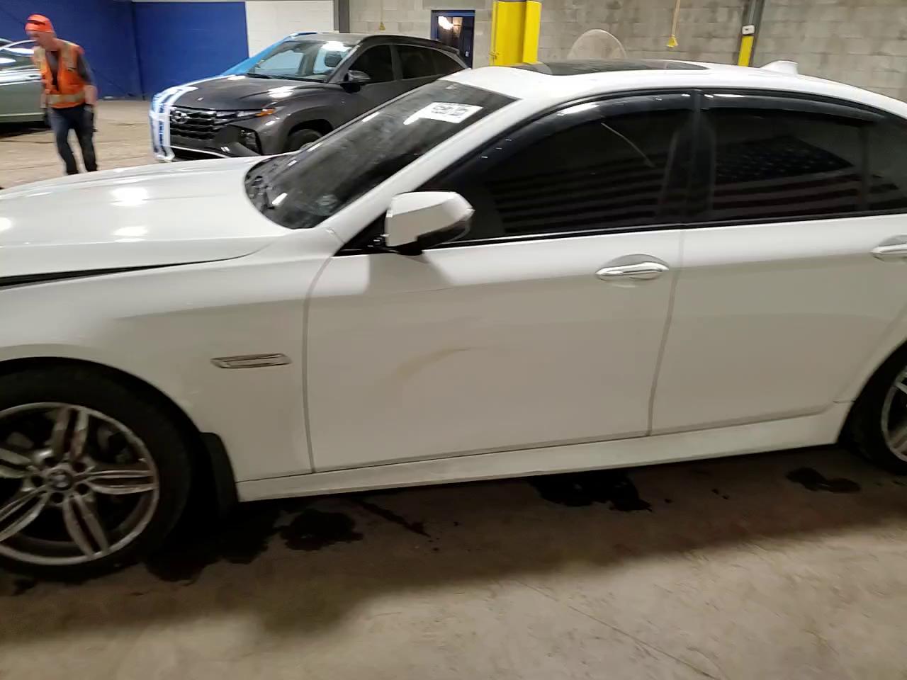 Фото: WBA5B3C50ED292786