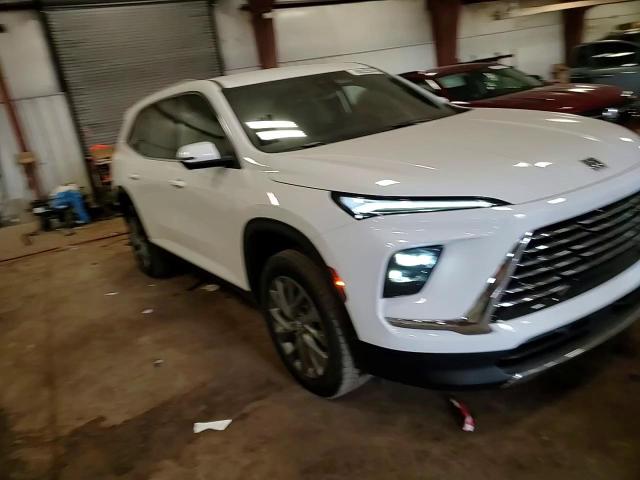 2026 Buick Enclave Preferred VIN: 5GAEVAKS8TJ110516 Lot: 90825545