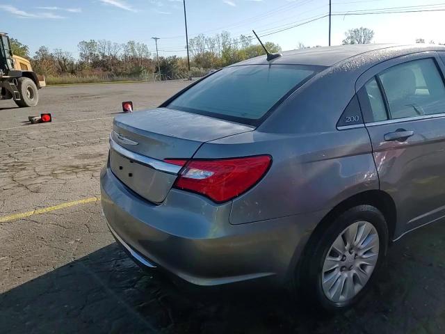 2013 Chrysler 200 Lx VIN: 1C3CCBAB8DN642382 Lot: 86123245