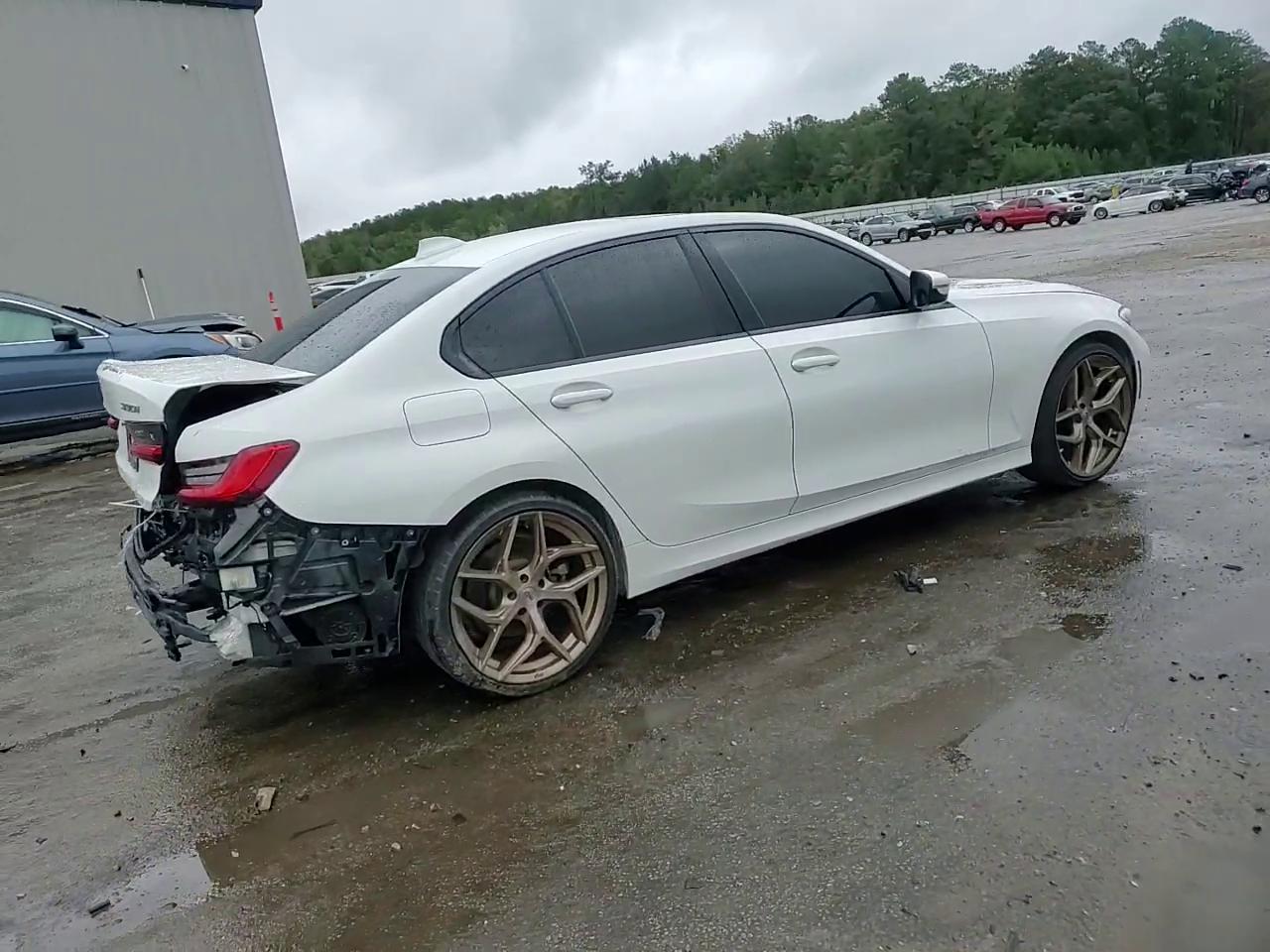 Фото: 3MW5R1J07L8B21079