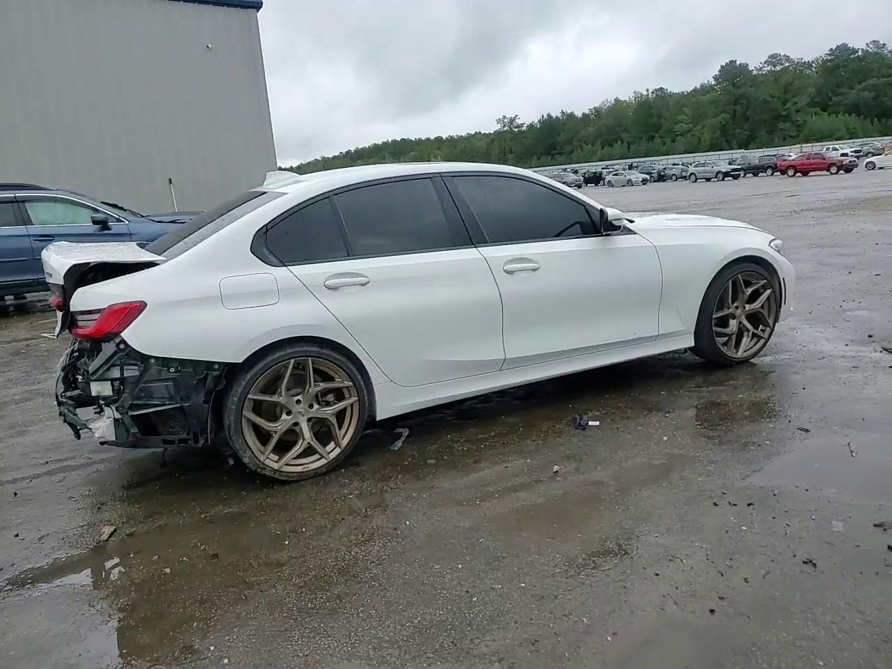 Фото: 3MW5R1J07L8B21079