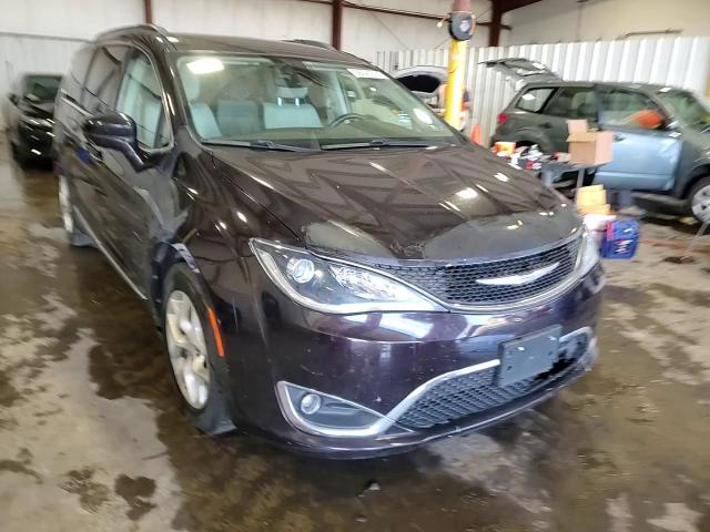 2017 Chrysler Pacifica Touring L VIN: 2C4RC1BG8HR670282 Lot: 86090535