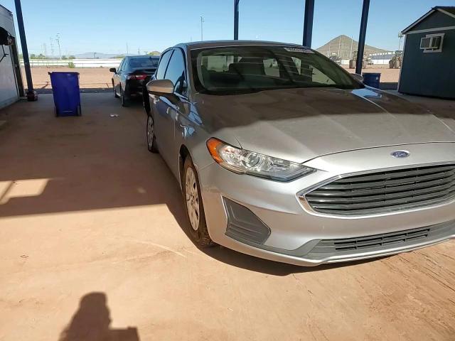 2020 Ford Fusion S VIN: 3FA6P0G7XLR171437 Lot: 90237365