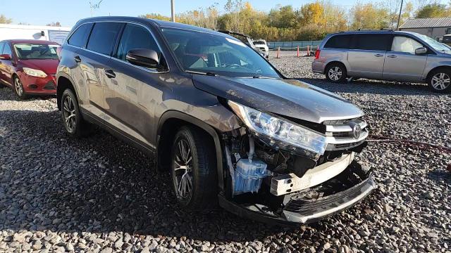 2017 Toyota Highlander Le VIN: 5TDBZRFH9HS445488 Lot: 90515775