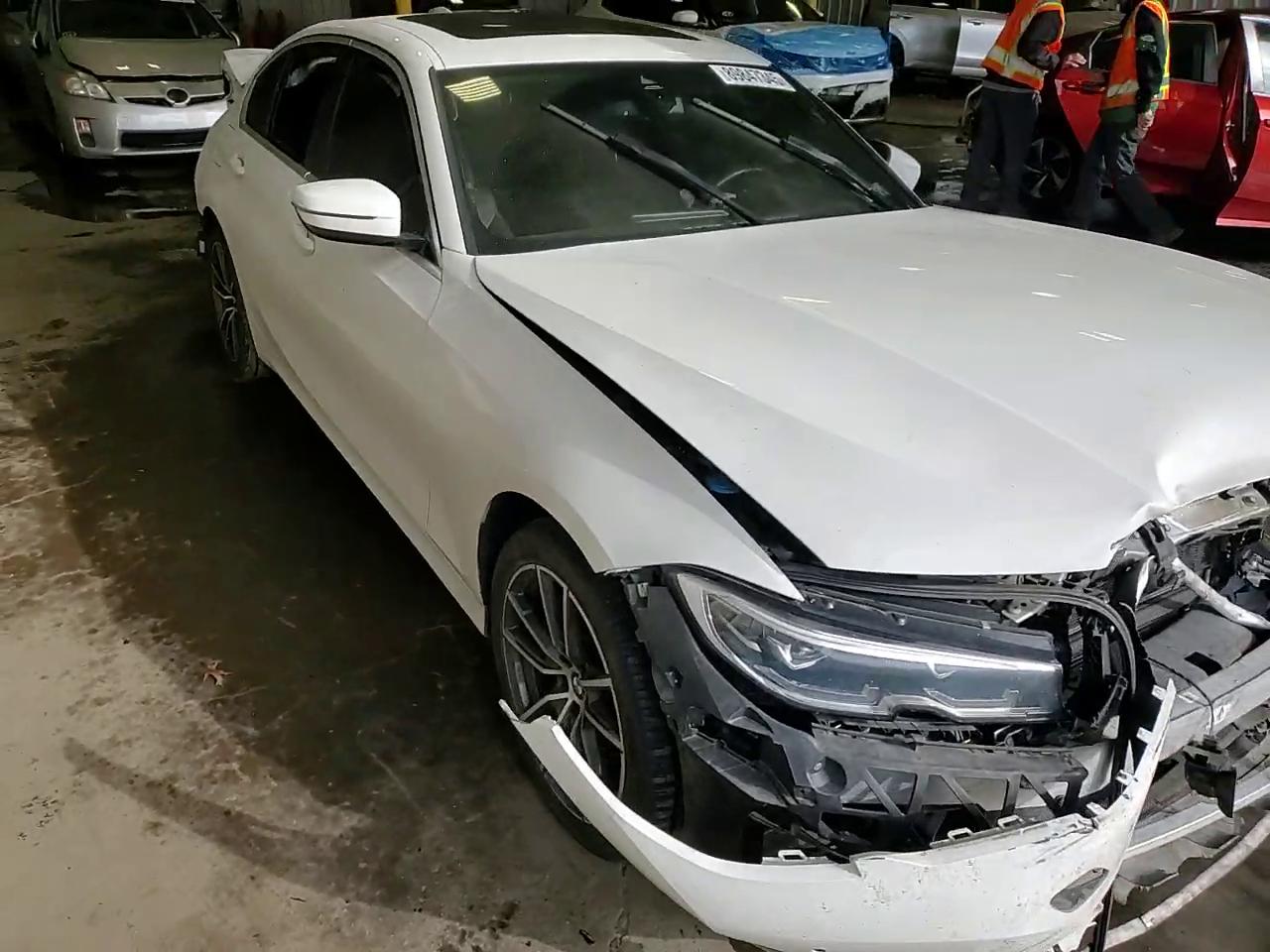 Фото: 3MW5R7J08L8B27086