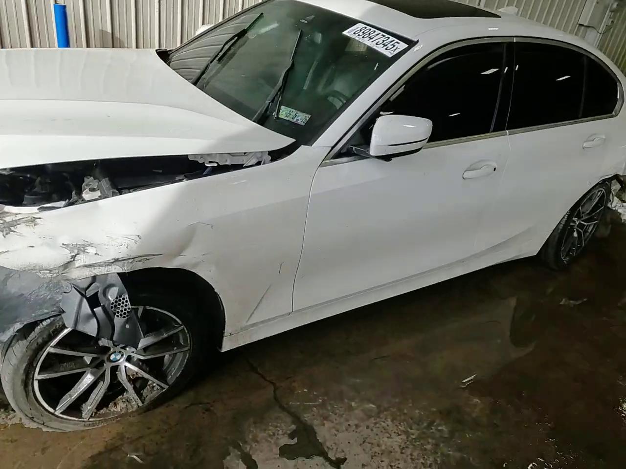 Фото: 3MW5R7J08L8B27086