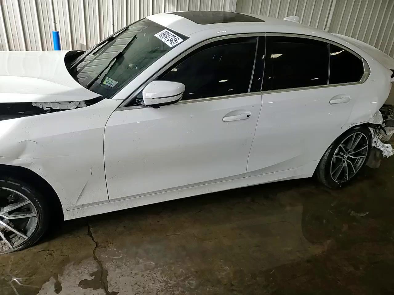 Фото: 3MW5R7J08L8B27086