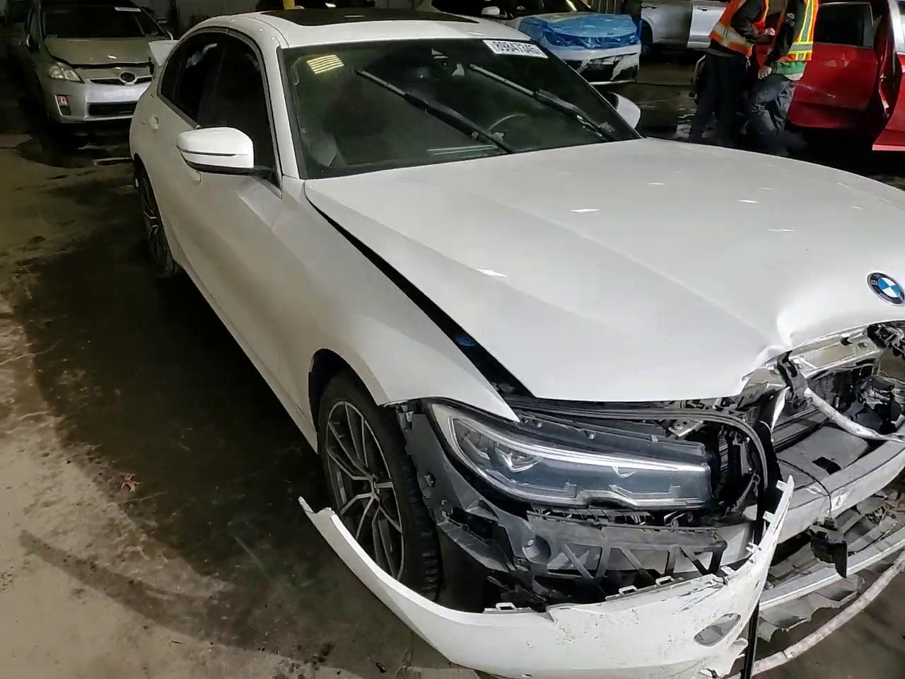 Фото: 3MW5R7J08L8B27086