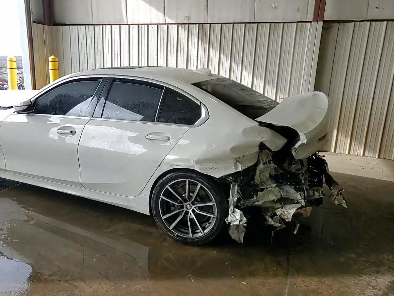 Фото: 3MW5R7J08L8B27086