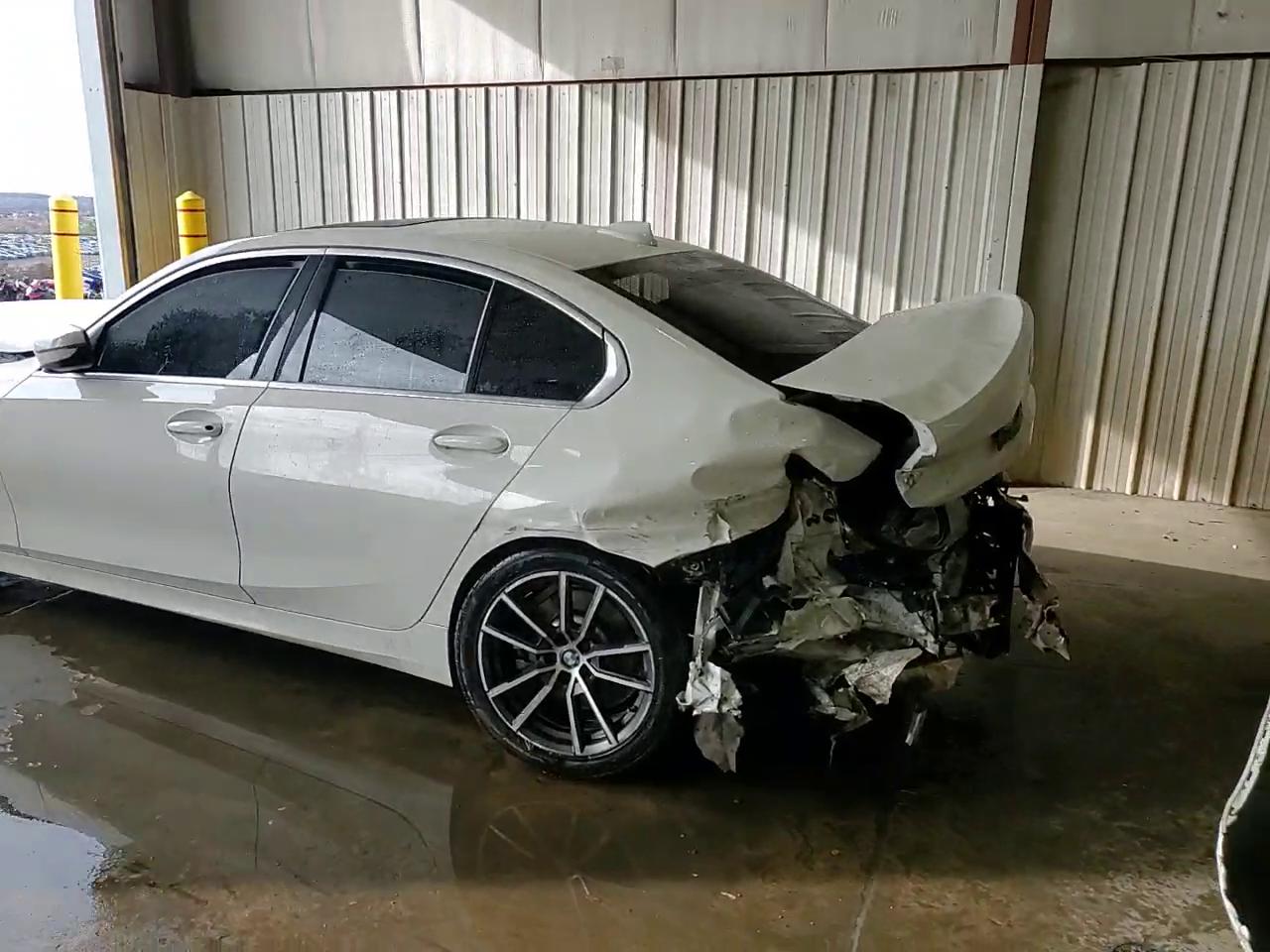 Фото: 3MW5R7J08L8B27086