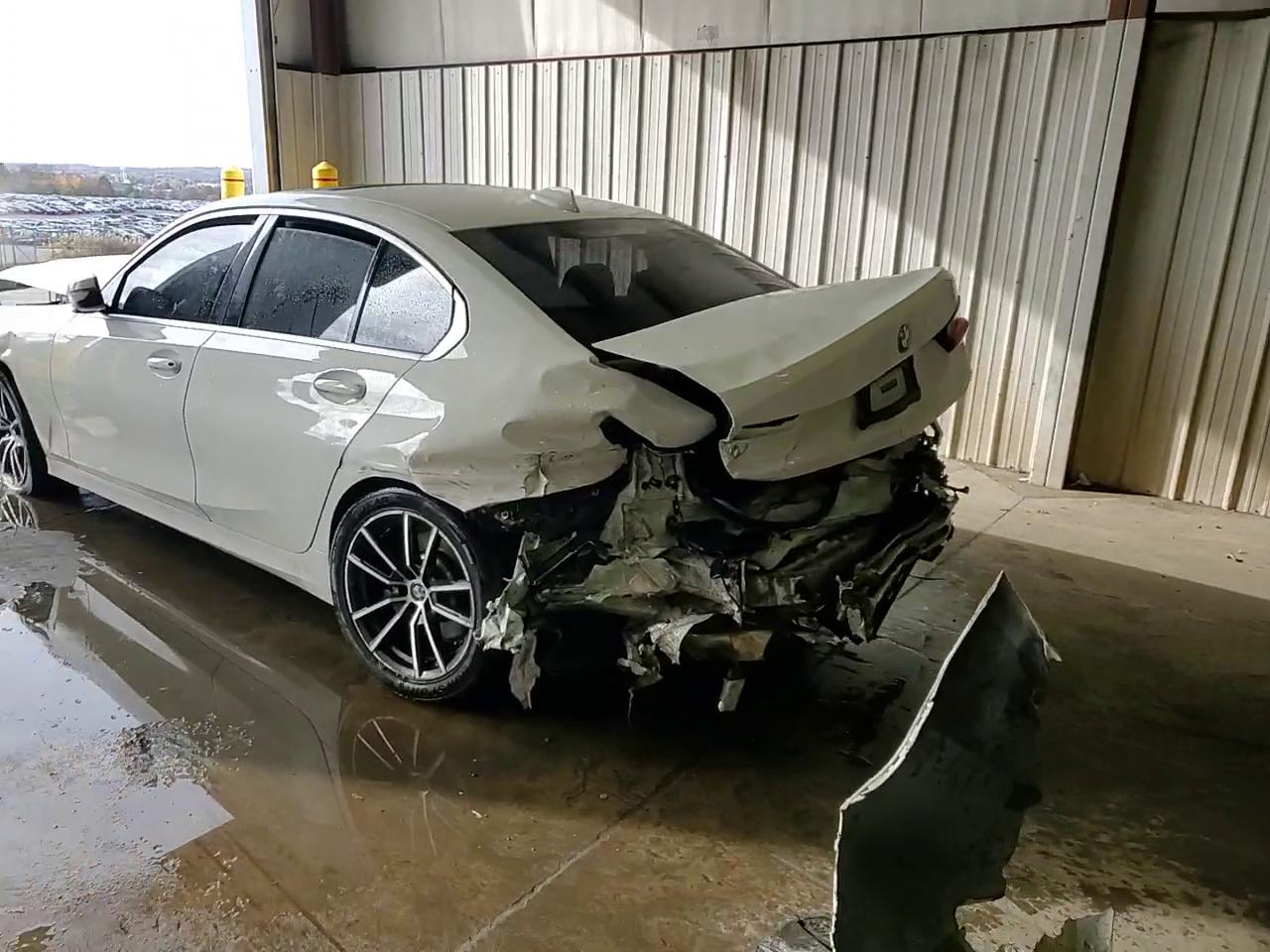 Фото: 3MW5R7J08L8B27086