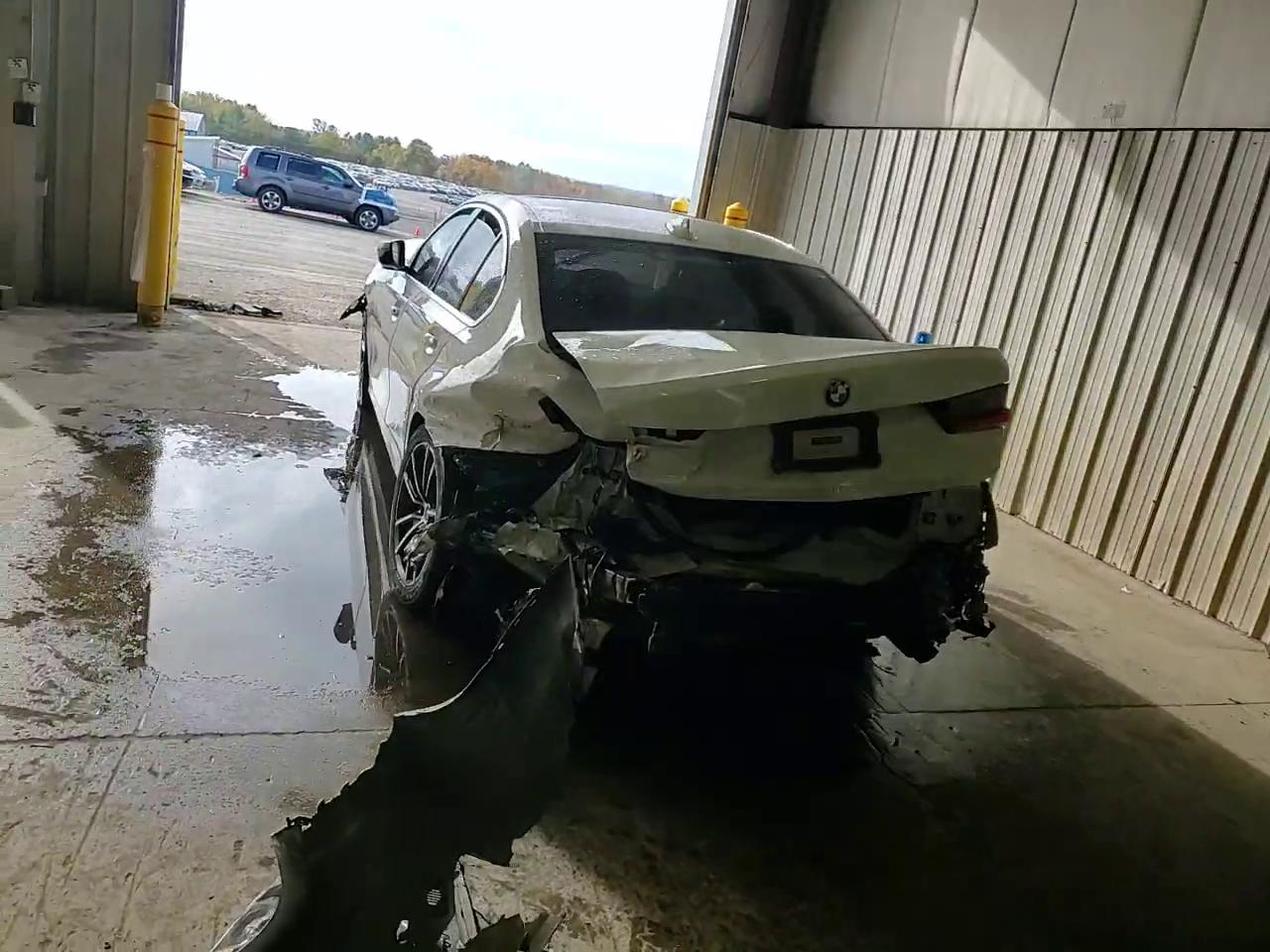 Фото: 3MW5R7J08L8B27086