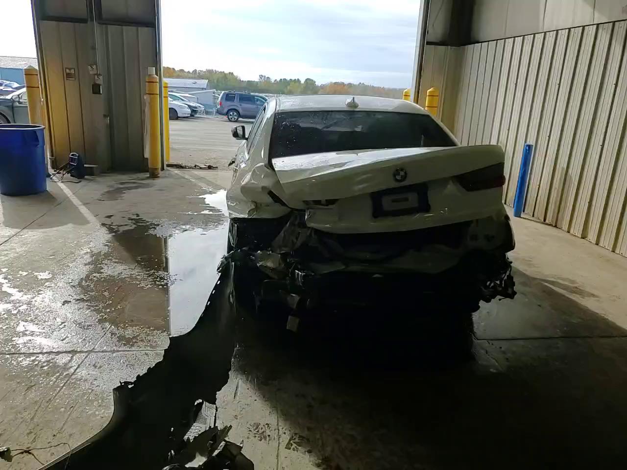 Фото: 3MW5R7J08L8B27086