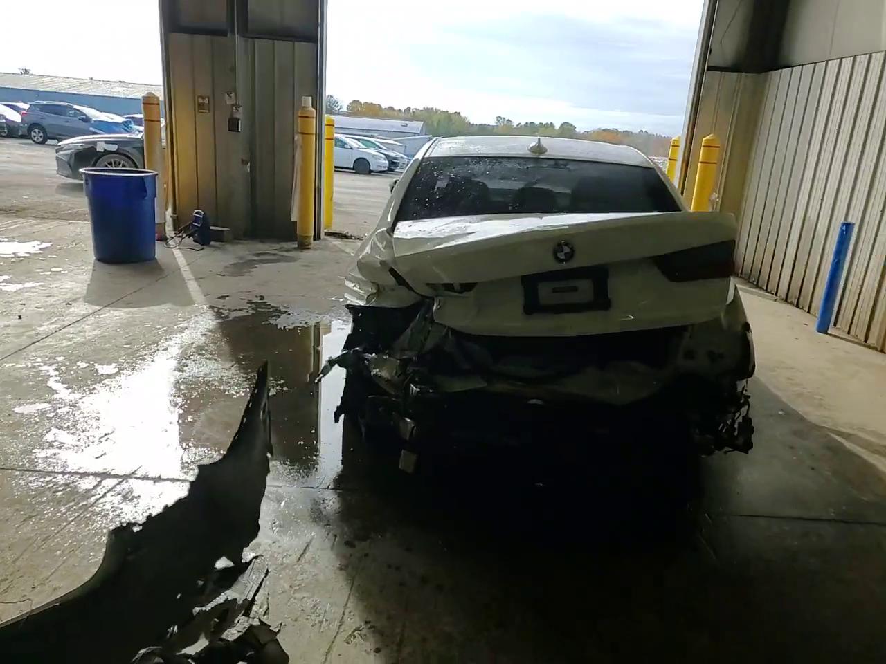 Фото: 3MW5R7J08L8B27086