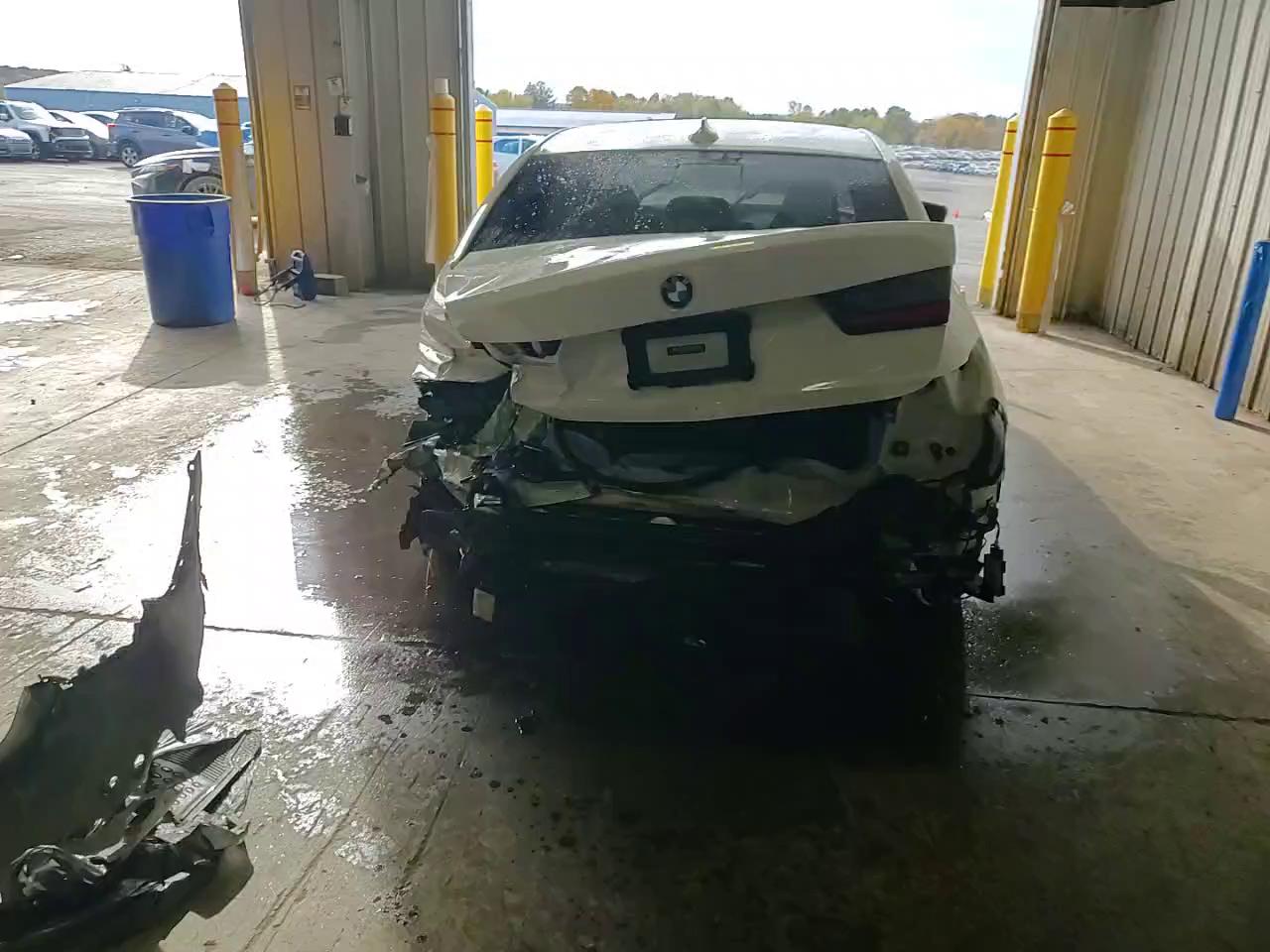 Фото: 3MW5R7J08L8B27086