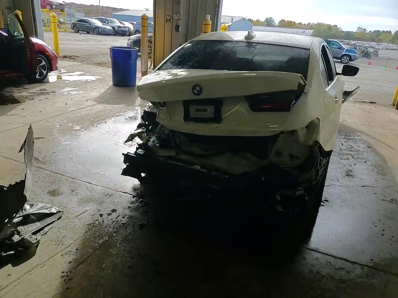 Фото: 3MW5R7J08L8B27086