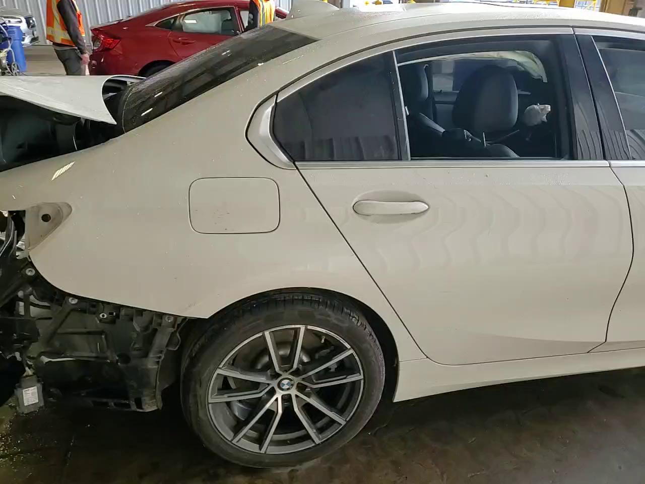 Фото: 3MW5R7J08L8B27086