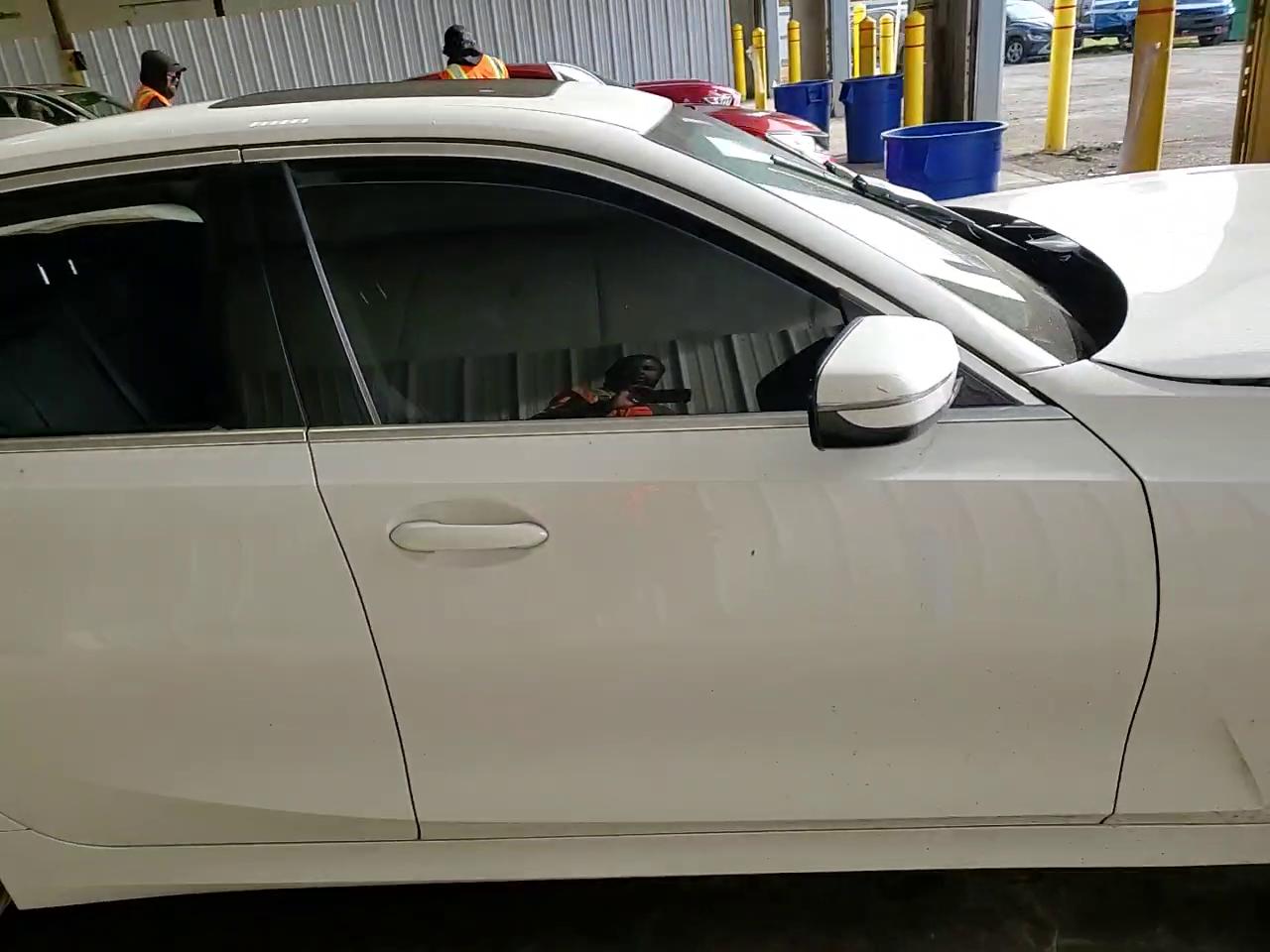 Фото: 3MW5R7J08L8B27086