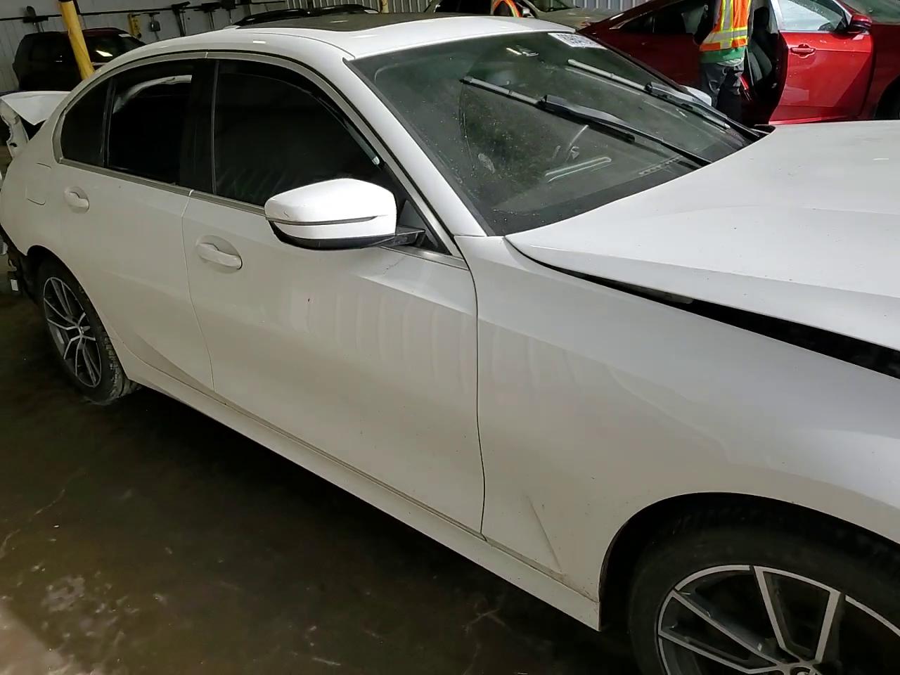 Фото: 3MW5R7J08L8B27086