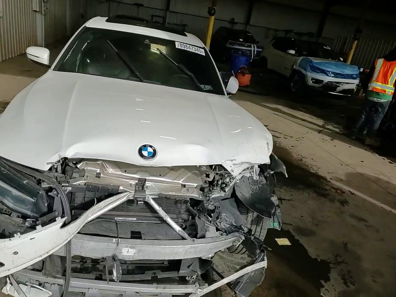 Фото: 3MW5R7J08L8B27086