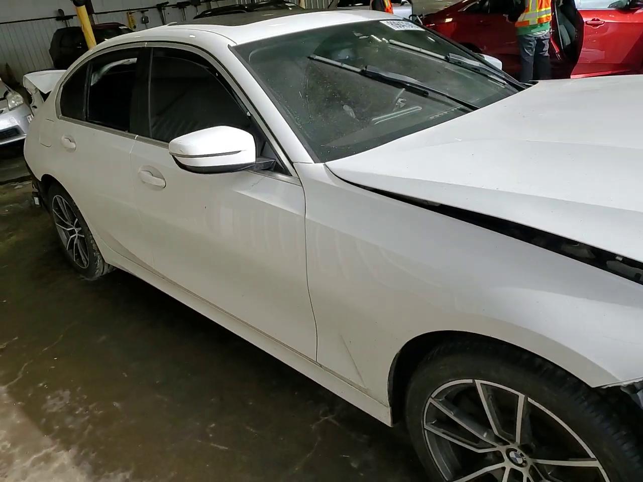 Фото: 3MW5R7J08L8B27086