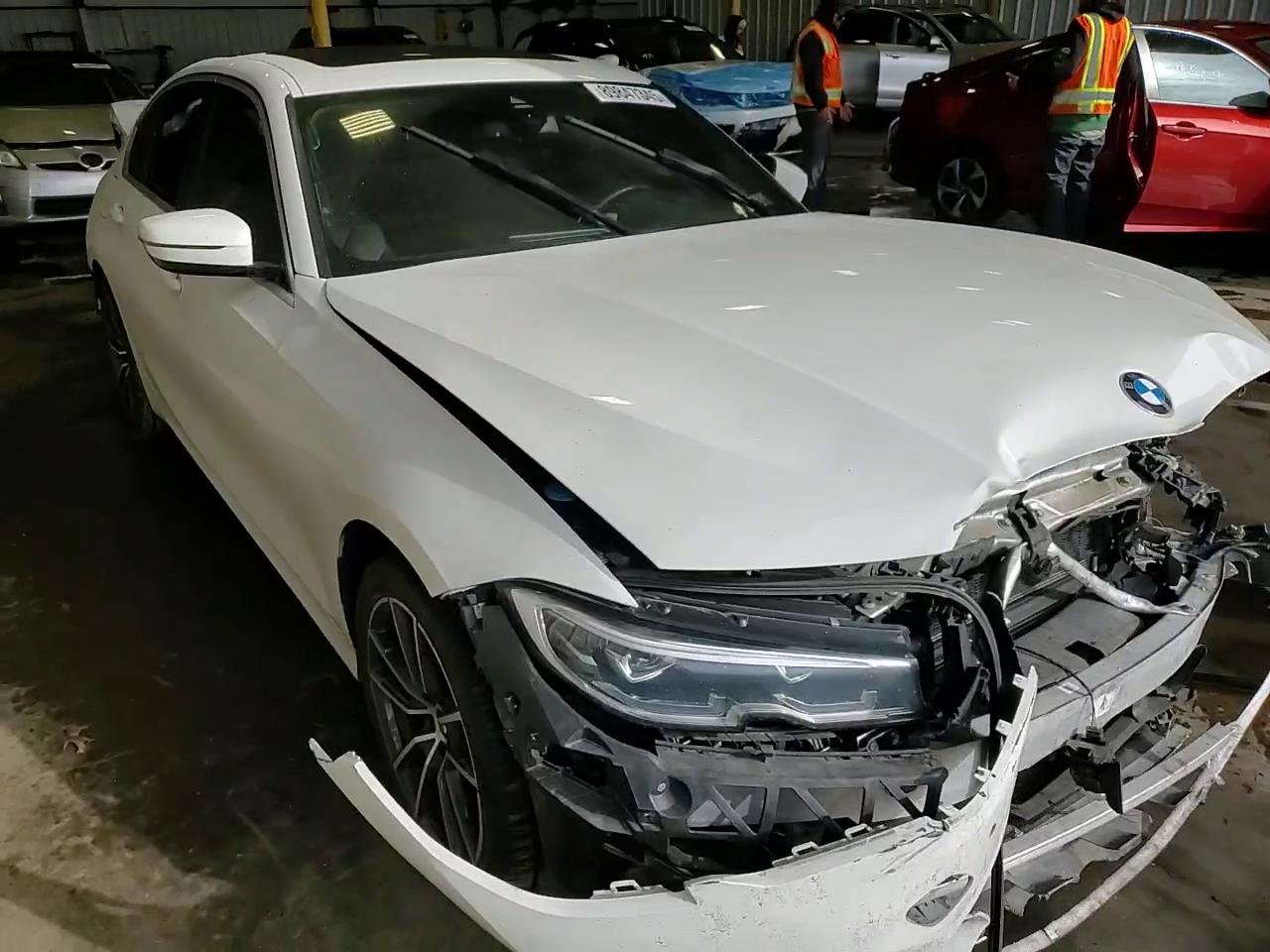 Фото: 3MW5R7J08L8B27086