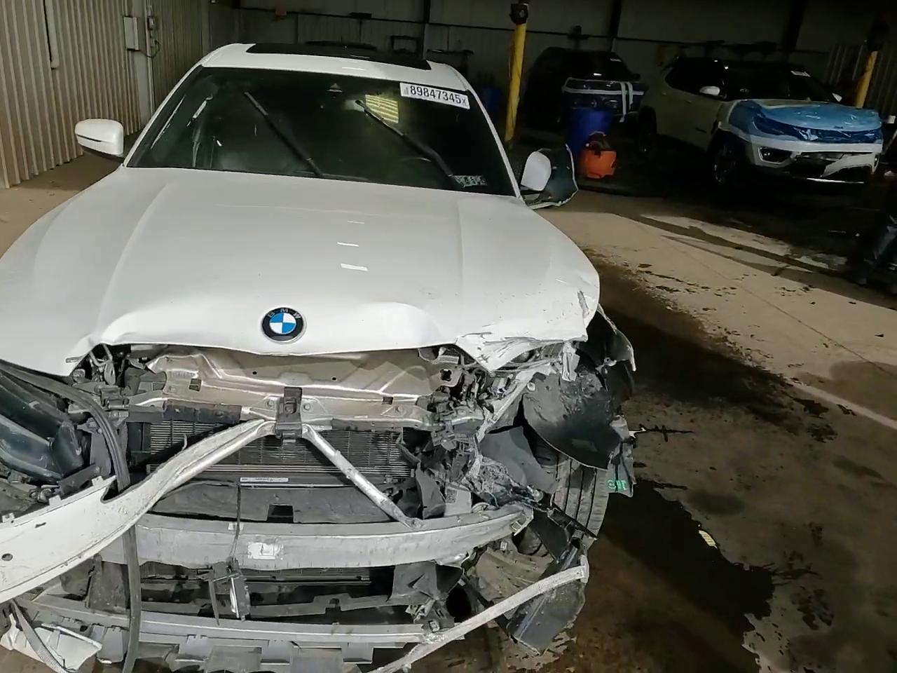 Фото: 3MW5R7J08L8B27086