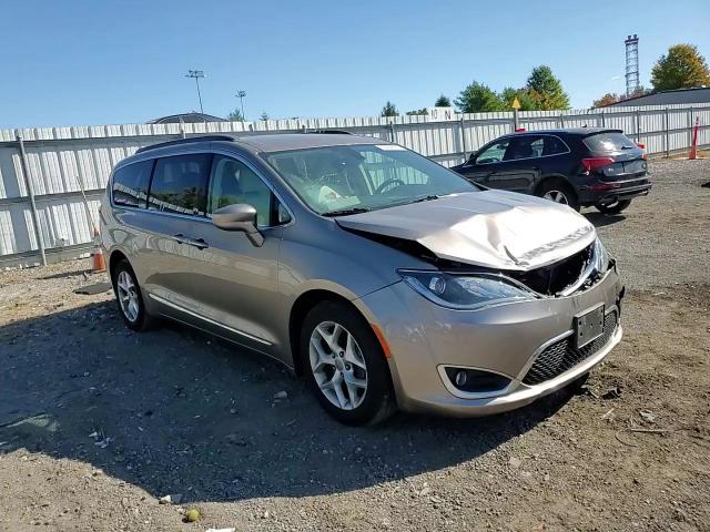 2017 Chrysler Pacifica Touring L VIN: 2C4RC1BG4HR535901 Lot: 82364805