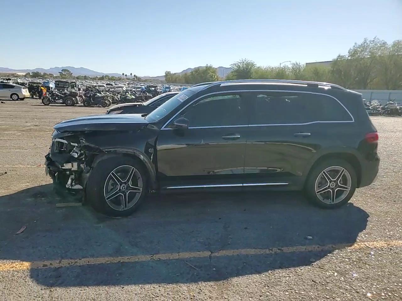 Фото: W1N4M4HB4NW230821