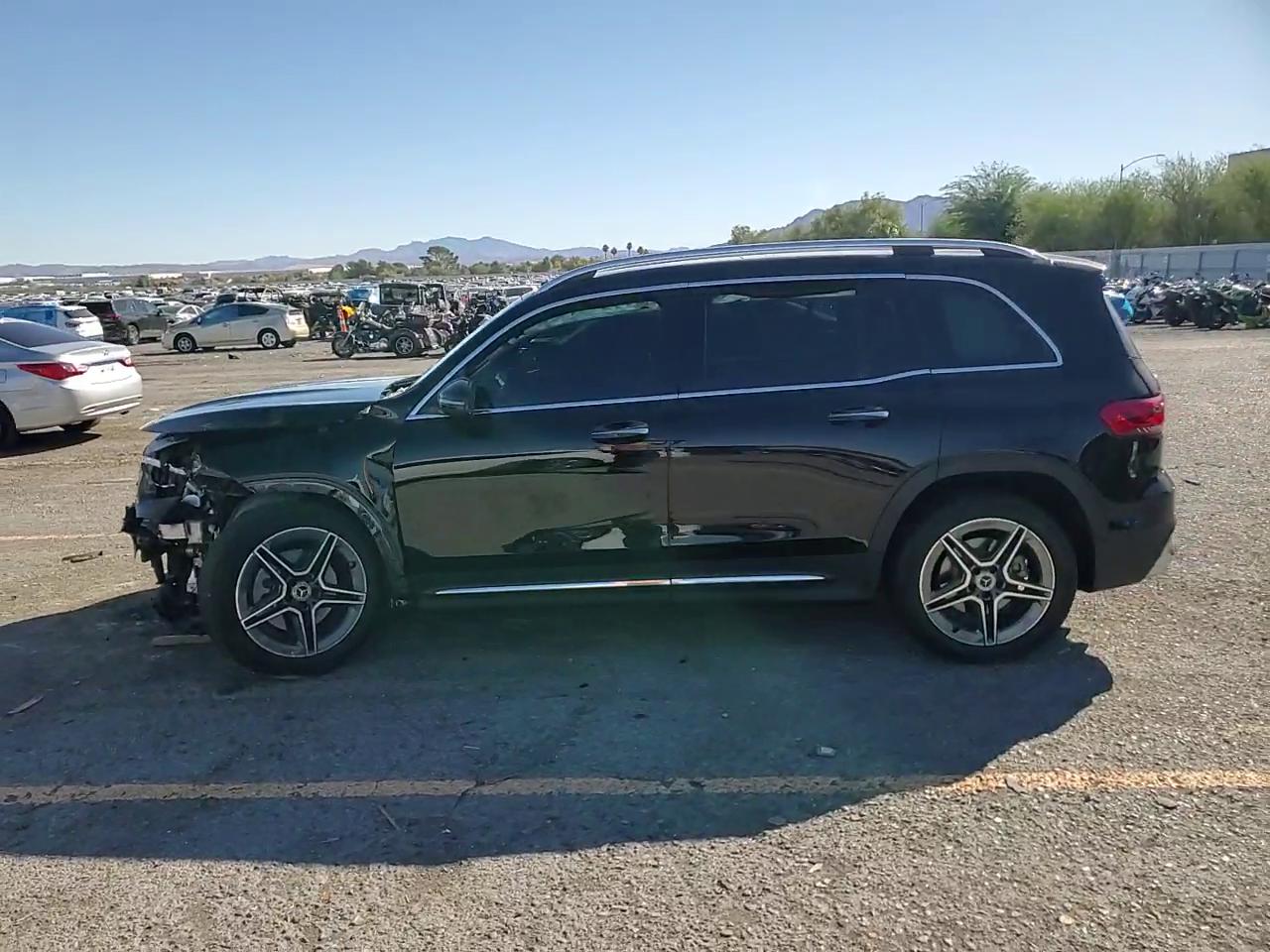 Фото: W1N4M4HB4NW230821