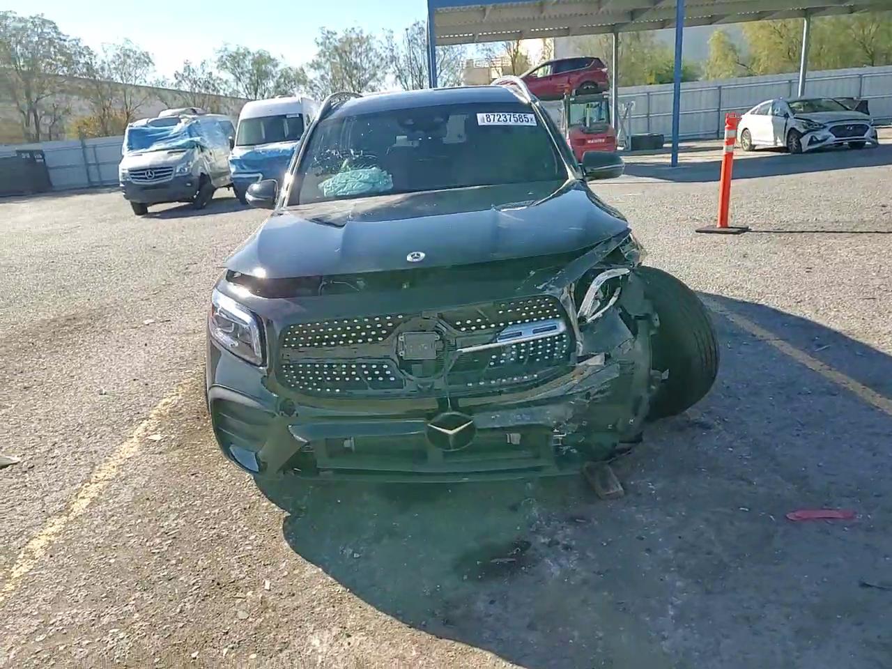 Фото: W1N4M4HB4NW230821