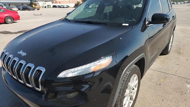 2018 Jeep Cherokee Latitude VIN: 1C4PJLCB2JD566830 Lot: 83982745