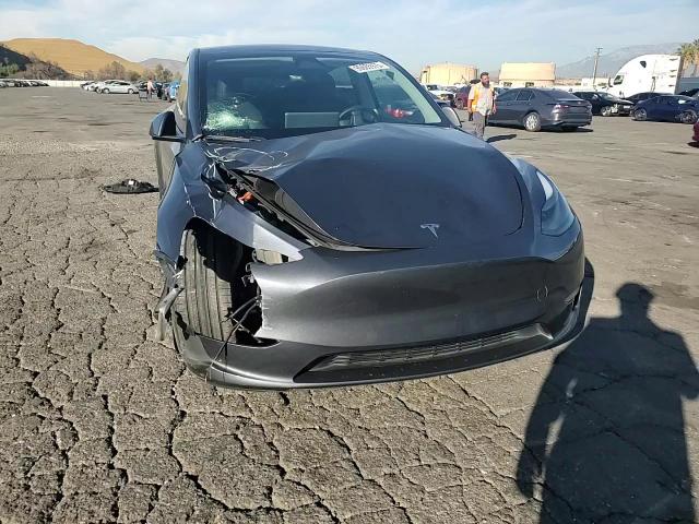 2023 Tesla Model Y VIN: 7SAYGDEE1PA210872 Lot: 90685975