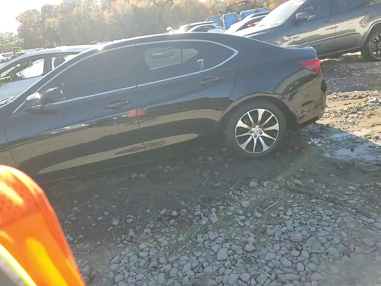 Фото: 19UUB1F38HA000922