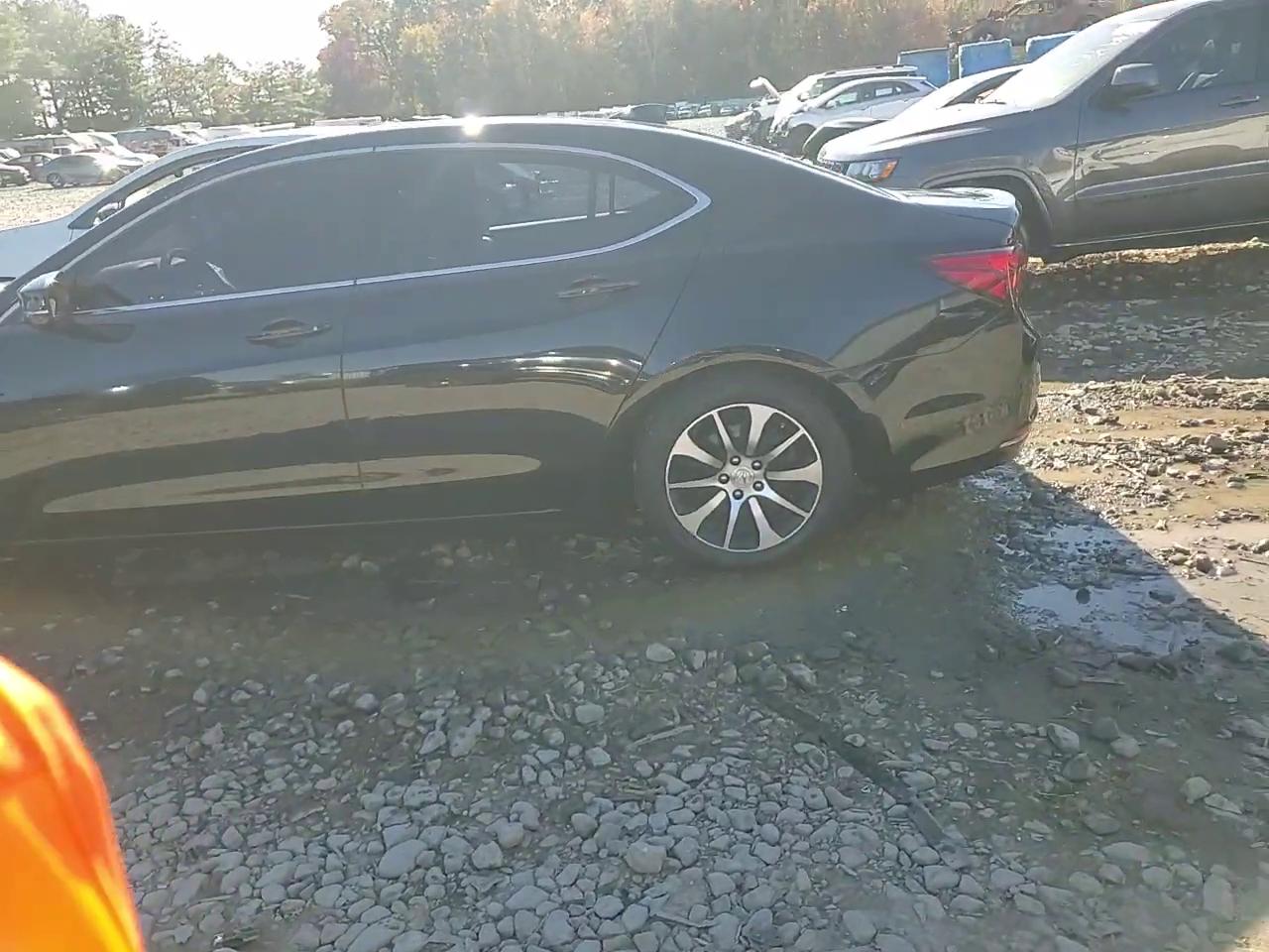 Фото: 19UUB1F38HA000922