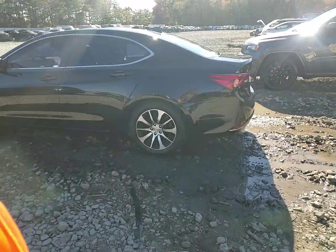 Фото: 19UUB1F38HA000922