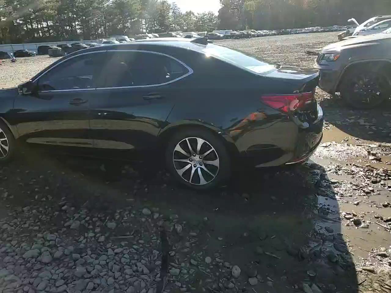 Фото: 19UUB1F38HA000922