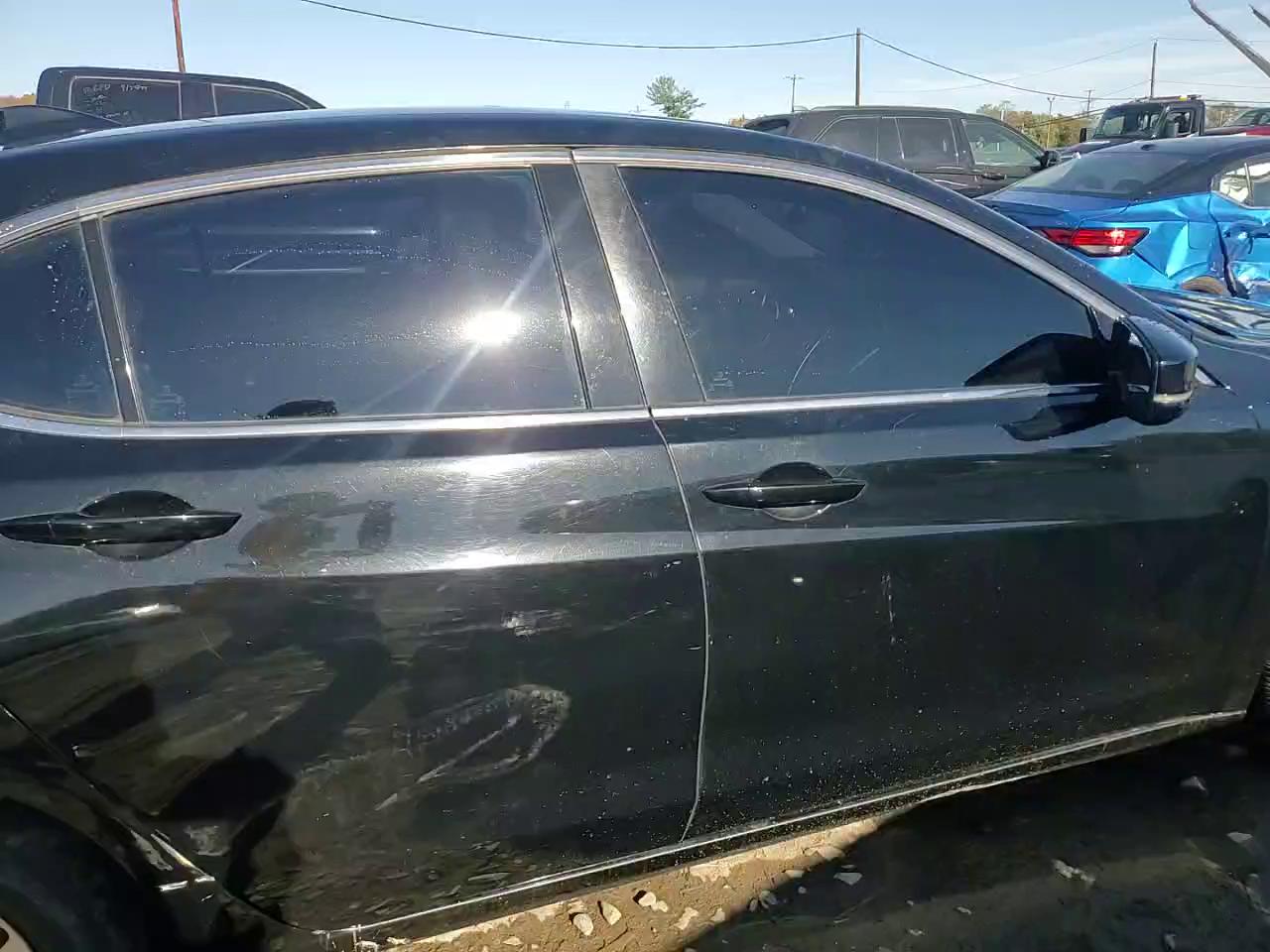 Фото: 19UUB1F38HA000922