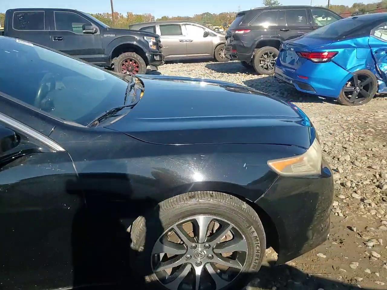 Фото: 19UUB1F38HA000922