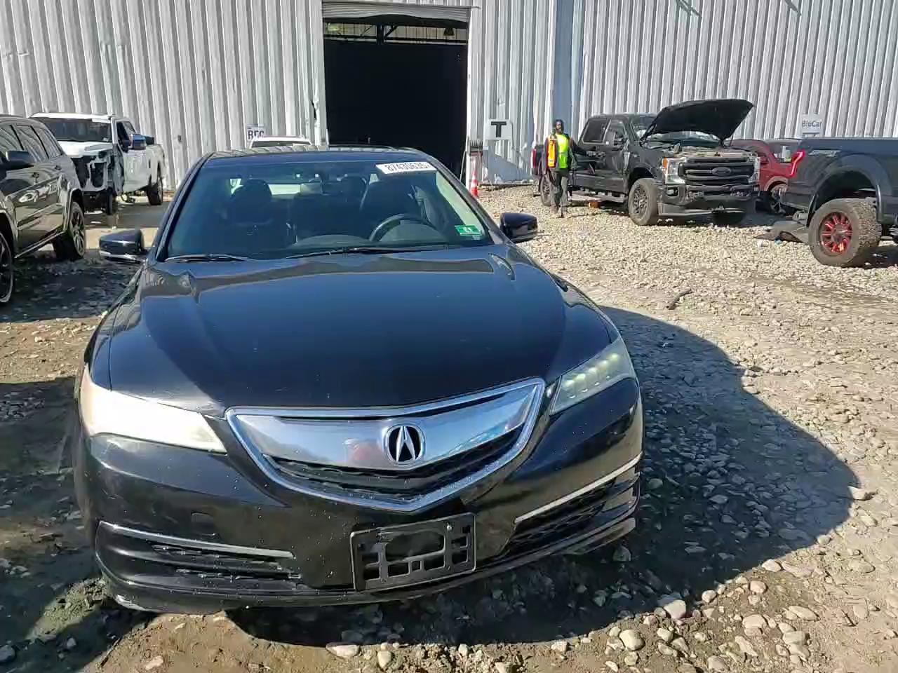 Фото: 19UUB1F38HA000922