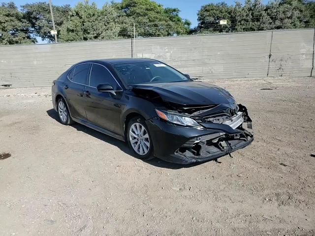 2020 Toyota Camry Le VIN: 4T1C11AK6LU989592 Lot: 86095715