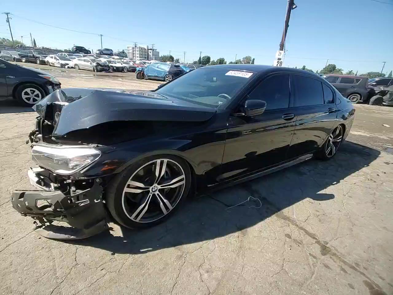 Фото: WBA7E2C55HG740436