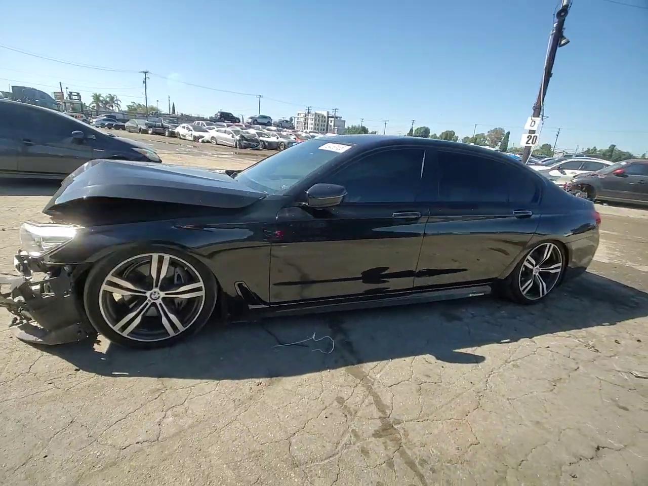 Фото: WBA7E2C55HG740436