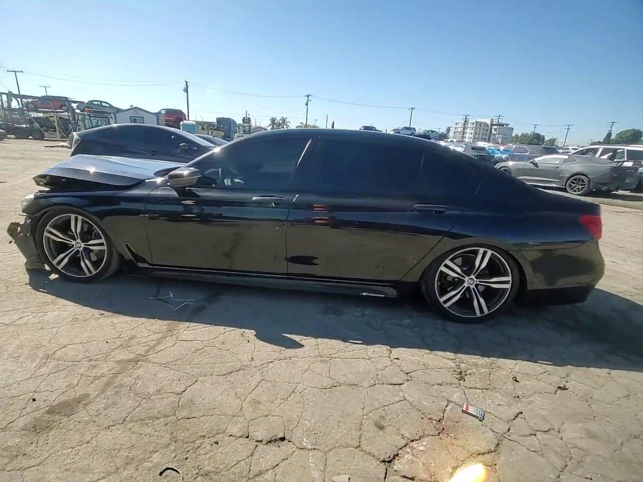 Фото: WBA7E2C55HG740436