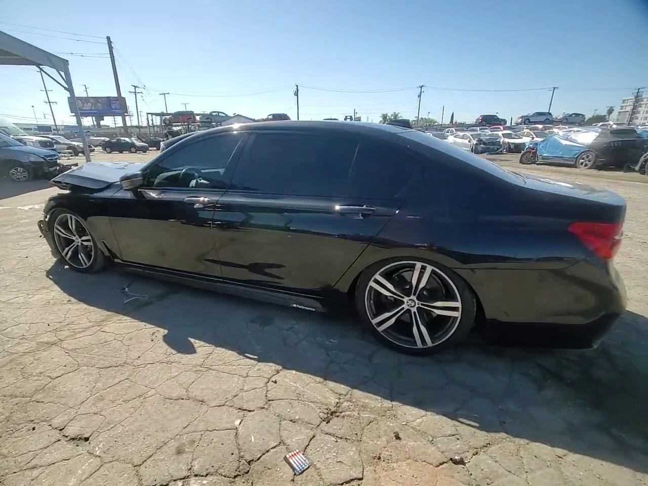 Фото: WBA7E2C55HG740436